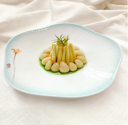 華誠(chéng)集團(tuán)在良之隆·2024第三屆中國(guó)江蘇菜食材電商節(jié)暨第十七屆“親嘴蒜”杯藝術(shù)冷菜大賽中獲特金獎(jiǎng)